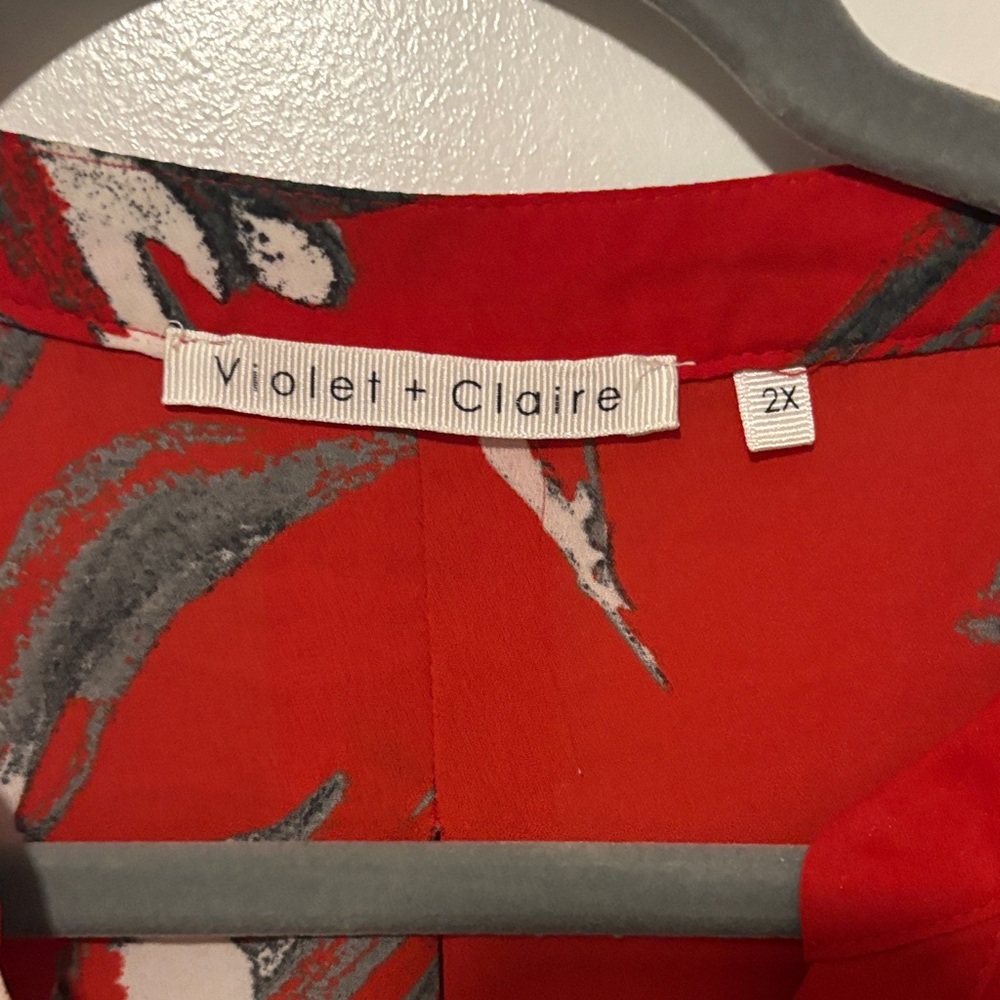 Violet & Claire Red and Black Floral Blouse - Picture 2 of 9